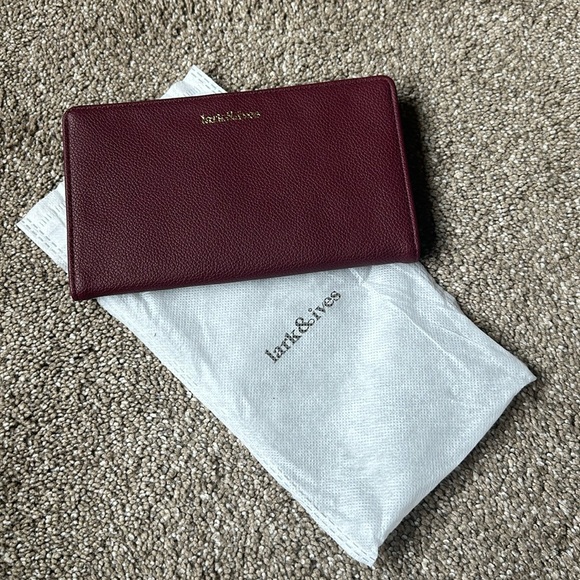 Lark & Ives Burgundy Vegan leather wallet - Picture 1 of 4
